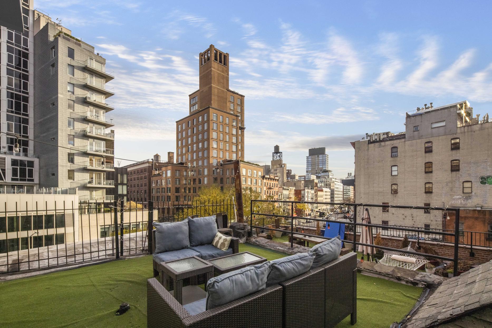 Bond Penthouse photo #3 by Haus